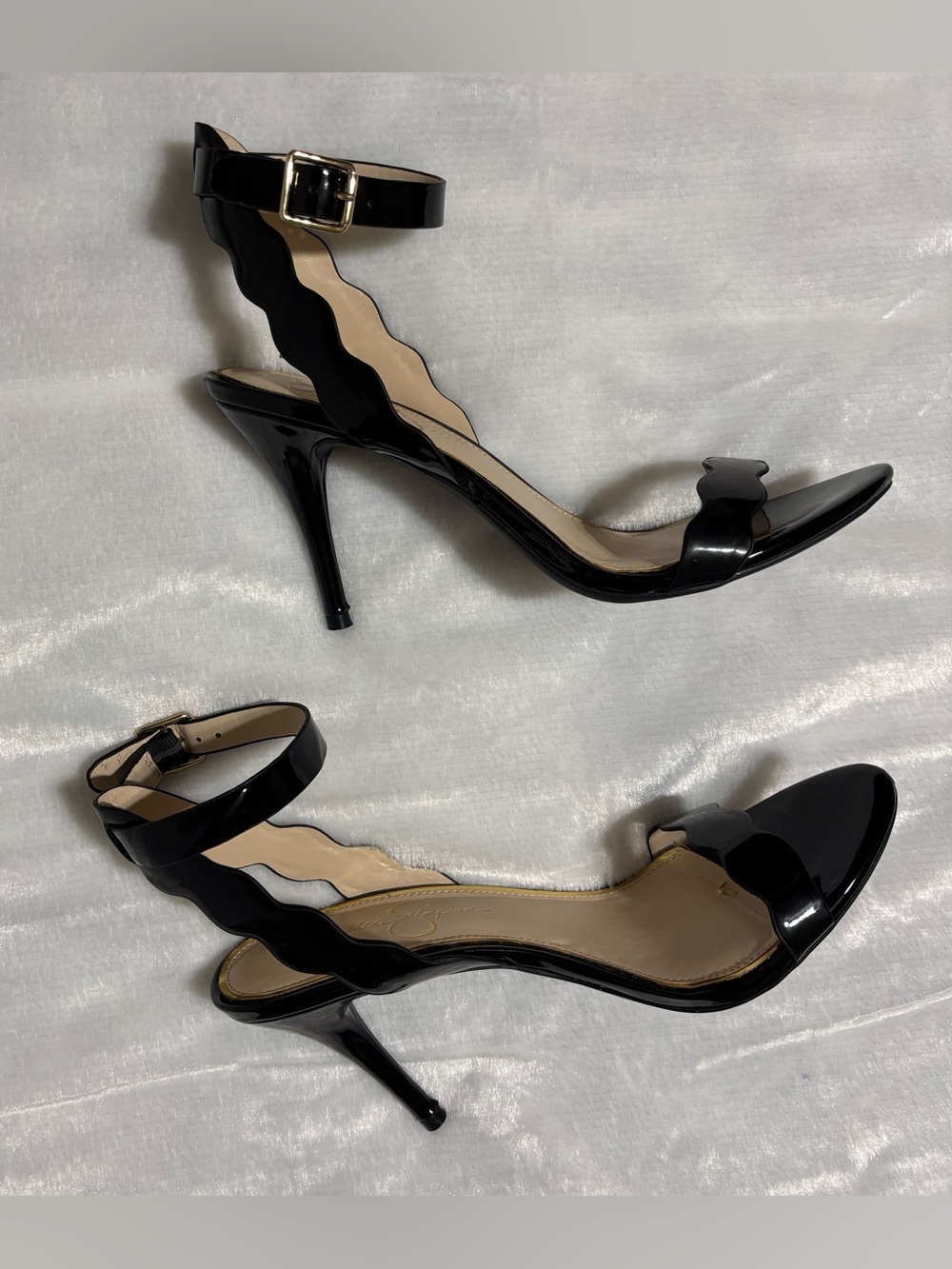 JESSICA SIMPSON black patent sandal 3-1/2”heel ankle strap with scalloped trim - Picture 3 of 12
